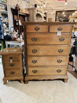 Vintage Kling Dresser