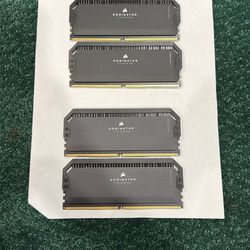 DOMINATOR® PLATINUM RGB 32GB (2x16GB) DDR5 DRAM 7200MT/s CL34 Memory Kit