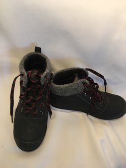 Cat & Jack 🥾 boots sz 1 Youth boys