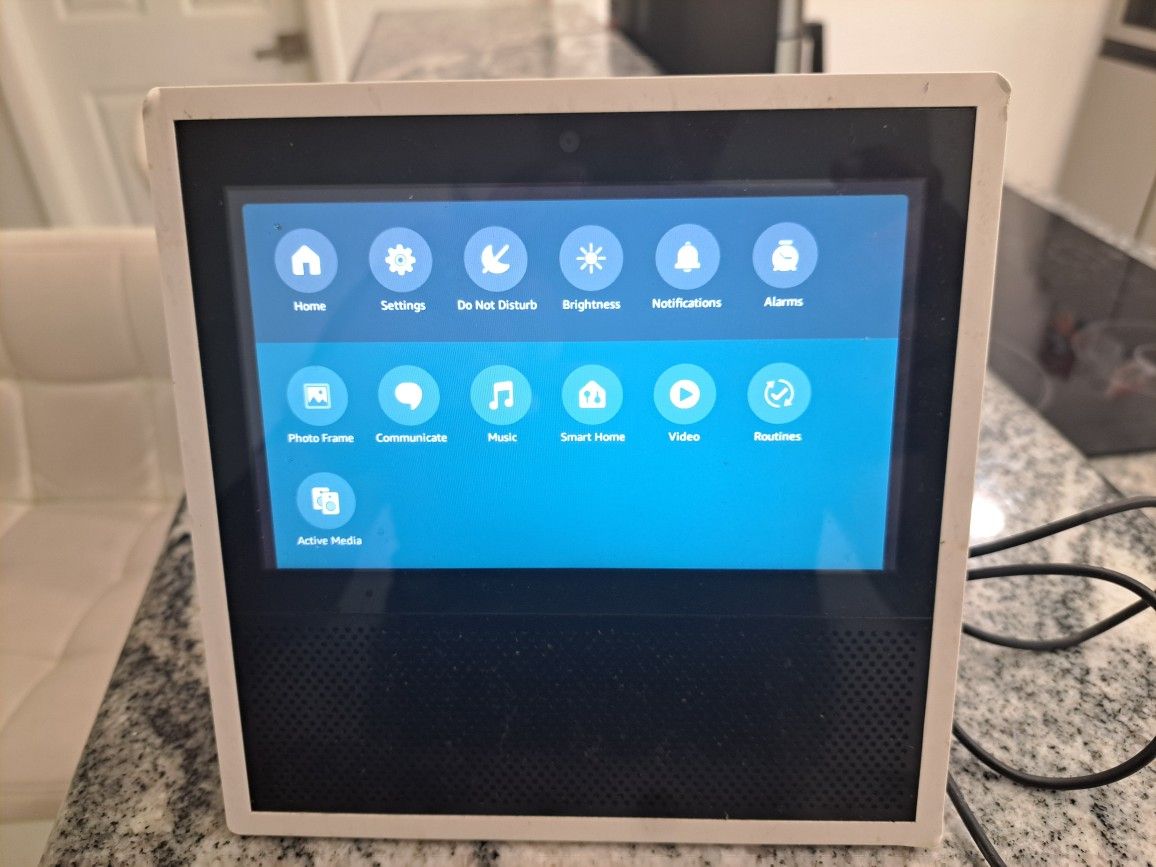 Amazon Echo Show With ALEXA