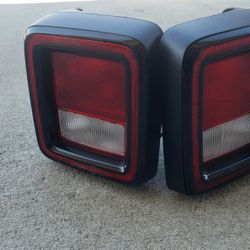 2018 Jeep Wrangler JL (Factory) Taillights