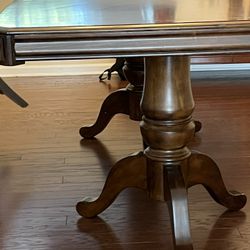 Dinning Table With Four Chairs