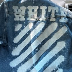 Off- White C/O Virgil Abloh 