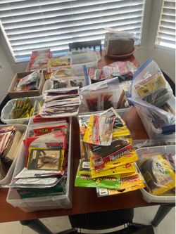 fishing worm 291 packs new sealed and stored inside