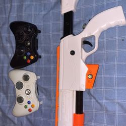 Xbox 360  2 Paddles And Xbox Gun