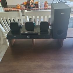 DVD player W/surround Sound