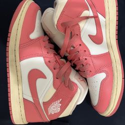 Air Jordan 1 Mid (Pink) 5.5Y