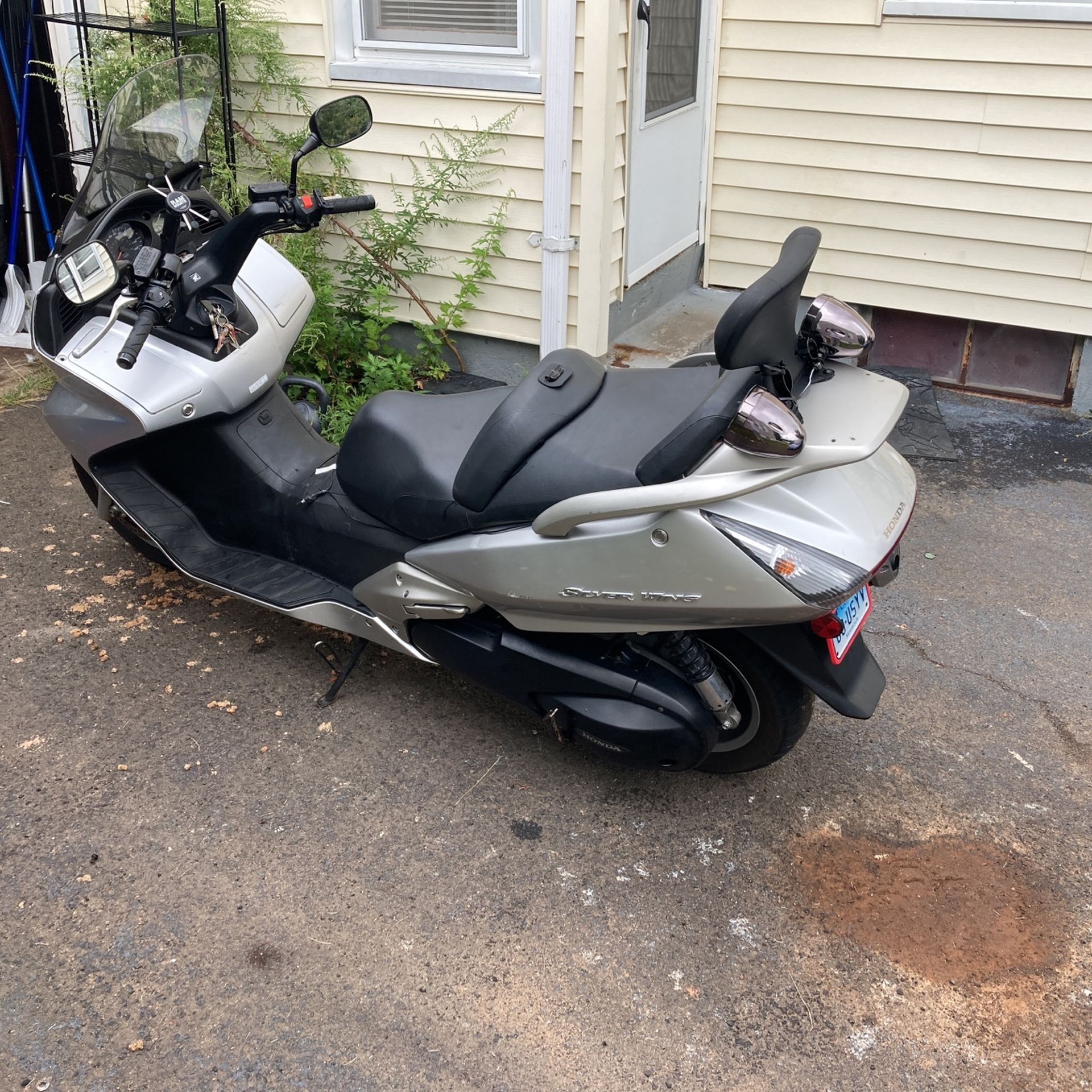 Selling My 2004 Honda Silverwing  600 