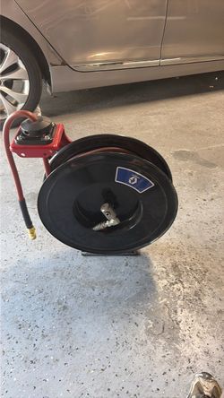 Retractable air hose.