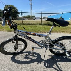 2003 Mongoose Hoop D BMX Bike