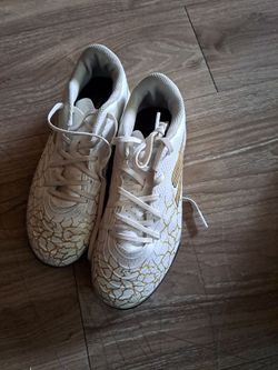 Indoor out door sketchers  soccer shoes size 3.5 for kids
