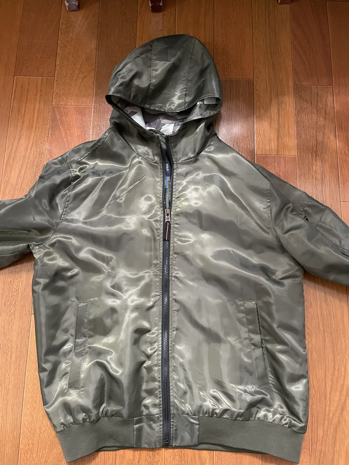 Swiss Cross Sheen Jacket Men’s Medium