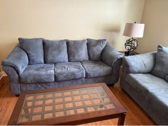 Living room set with lamps and tables