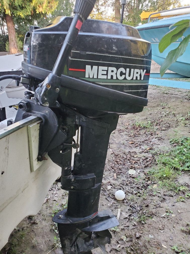 Mercury 8hp 2 stroke long shaft.