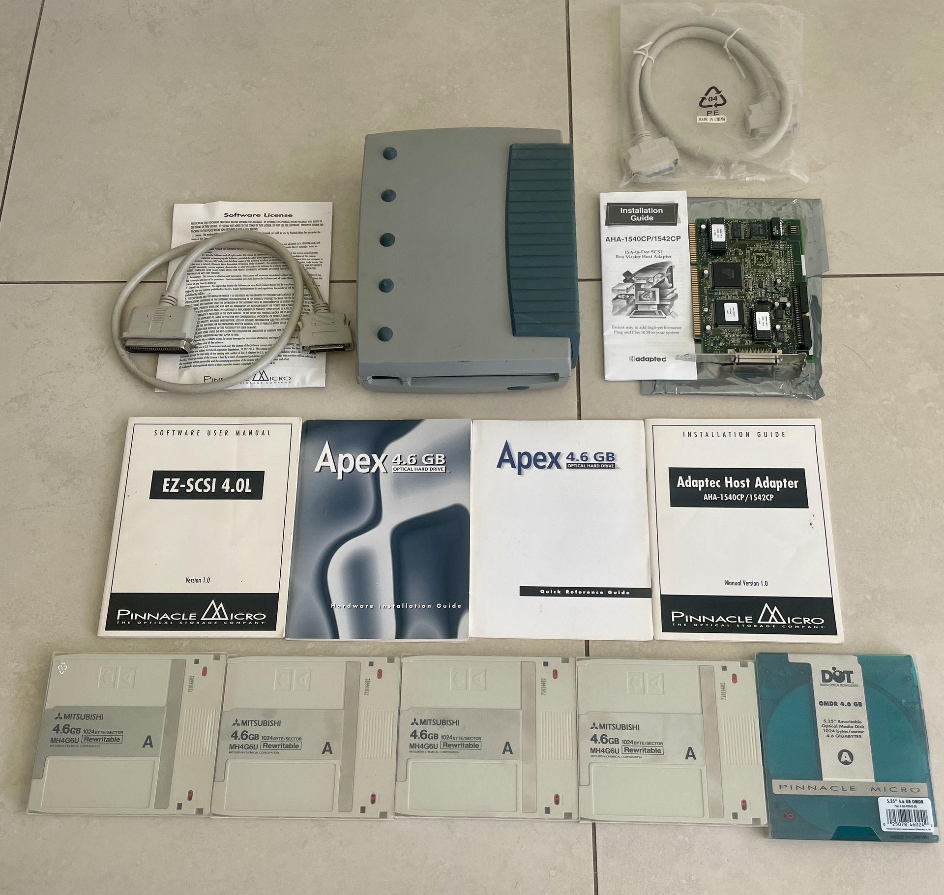 Pinnacle Micro Apex 4.6gb Optical Hard Drive+5 Disks+Fast SCSI Card+Cables