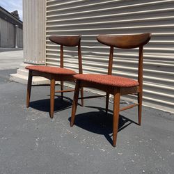 Pair Mid Century Modern Chairs 