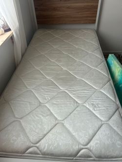 Twin mattress