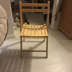 WOODEN FOLDING CHAIR