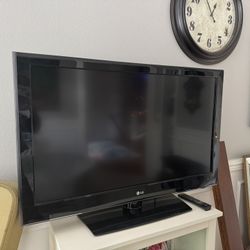 42” LG TV