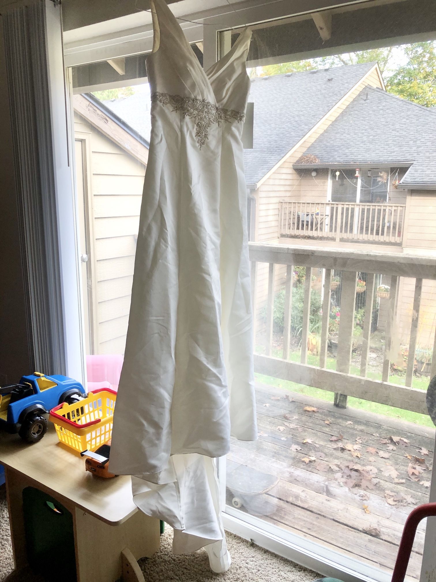 NEW David’s Bridal Wedding Dress