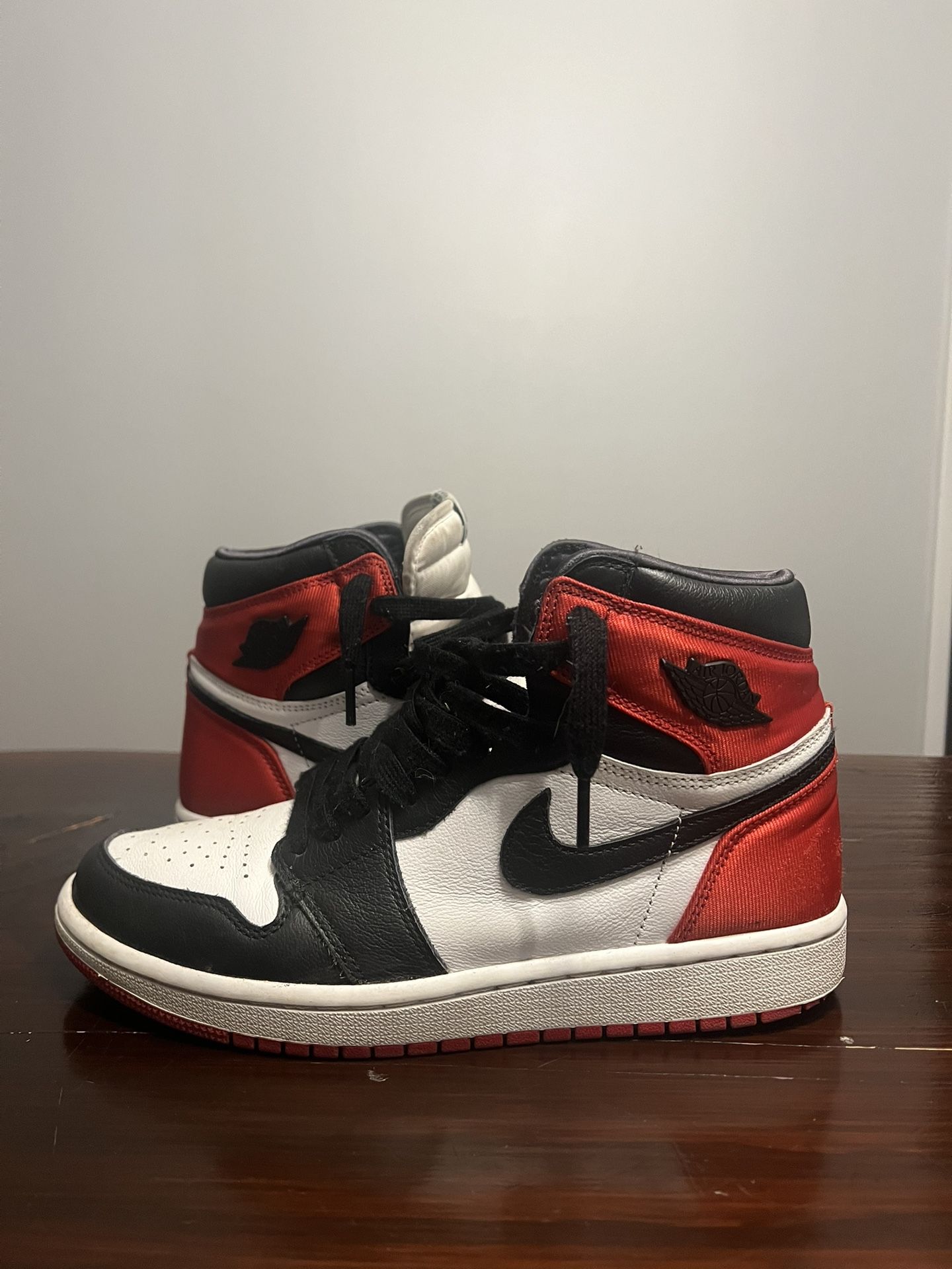 Jordan 1 Red Satin Size 8 WOMANS