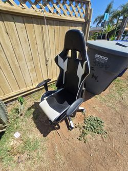 Gamibg chair