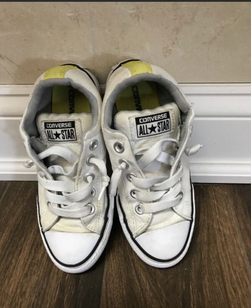 Girls size 13.5 all star converse slip on sneaker