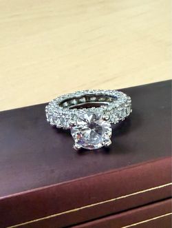 Brand new 3ct Cushion Cut Halo Wedding Rings for Women, 14K Gold Plated AAA Cubic Zirconia Ring, size 7