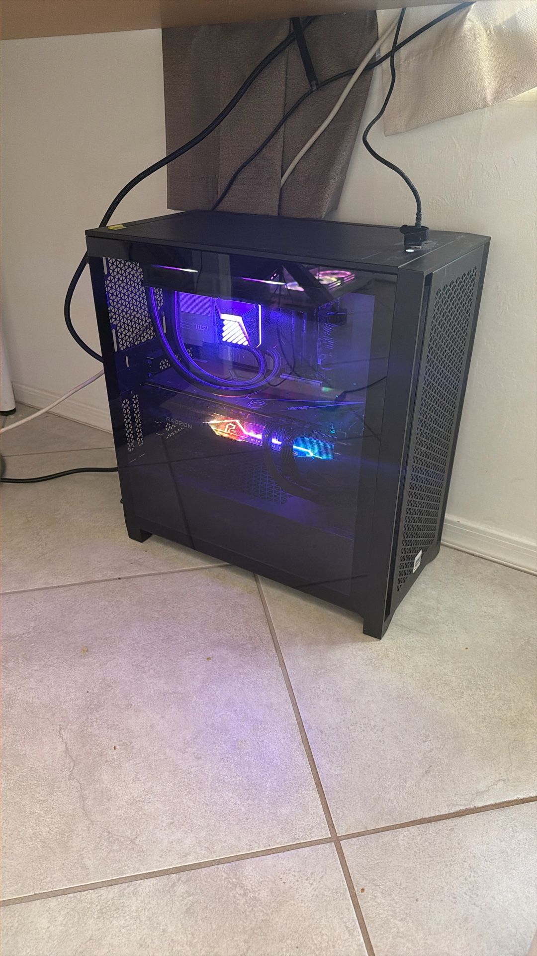 CUSTOM GAMING PC/ AMD Ryzen 7 9700X 3.8GHz (Up to 5.5GHz) 8 Cores, 16