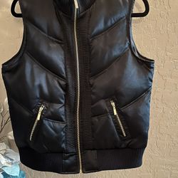 Puffer Vest, Black Size Petite large