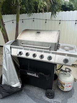 Nexgrill Propane Gas Grill – 5 Burner + Side Burner