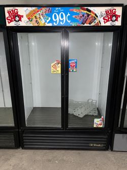 Commercial refrigerator