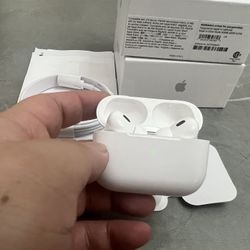 airpods pro  (DM AND READ BIO BEFORE BUYING)