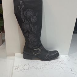 Siren By Mark Nason Rose Embroidered Boots Size 9
