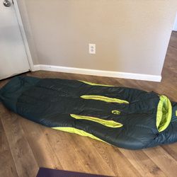 NEMO Women's Disco 15 Sleeping Bag Regular / Right Zip, Electra / Starlit Ridge