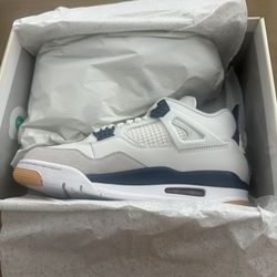 Jordan 4 SB Navy