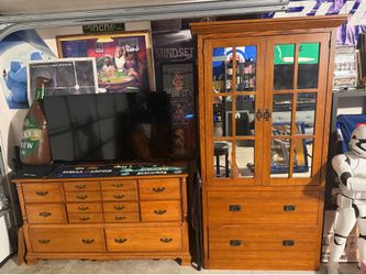 DRESSER CABINET SET