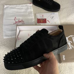 Red Bottoms / Suela Rojas