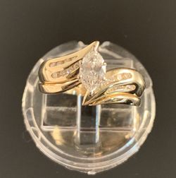 0.43 ct. MQ. Shaped diamond ring from Mayors 14 KYG