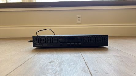AudioSource EQ 100 graphic equalizer / spectrum analyzer.