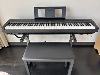 Yamaha P71 88-key Weighted Action Digital Piano keyboard