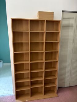 DVD/CD/VHS CABINET/SHELF
