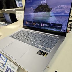 Samsung Galaxybook4 Edge 14" 16GB Ram 512GB SSD