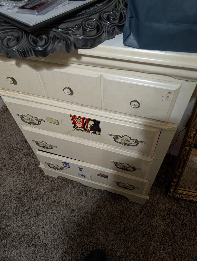 Dresser