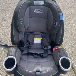 Graco Car Seat In Perfect Condition With Cup Holders
