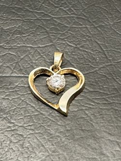 Stamped 10K Beautiful Set 1/3 K Diamond Heart Pendant 