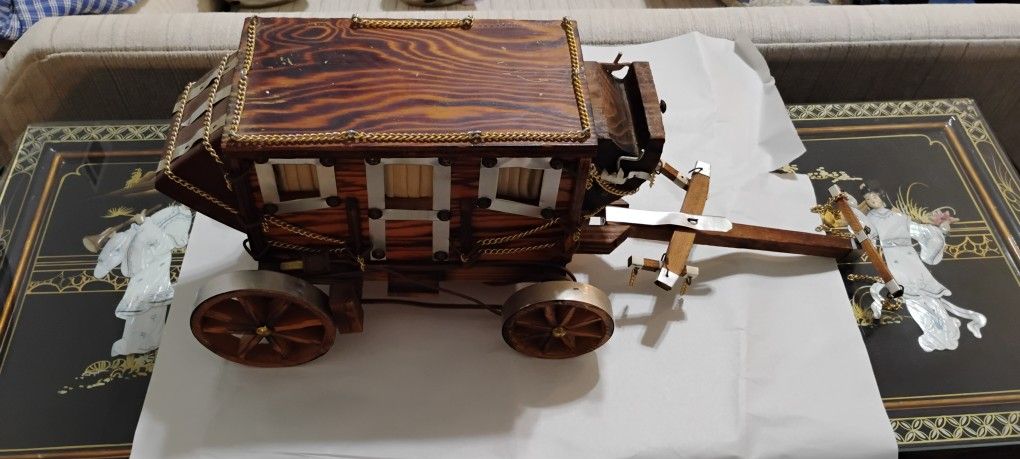 Stagecoach lamp