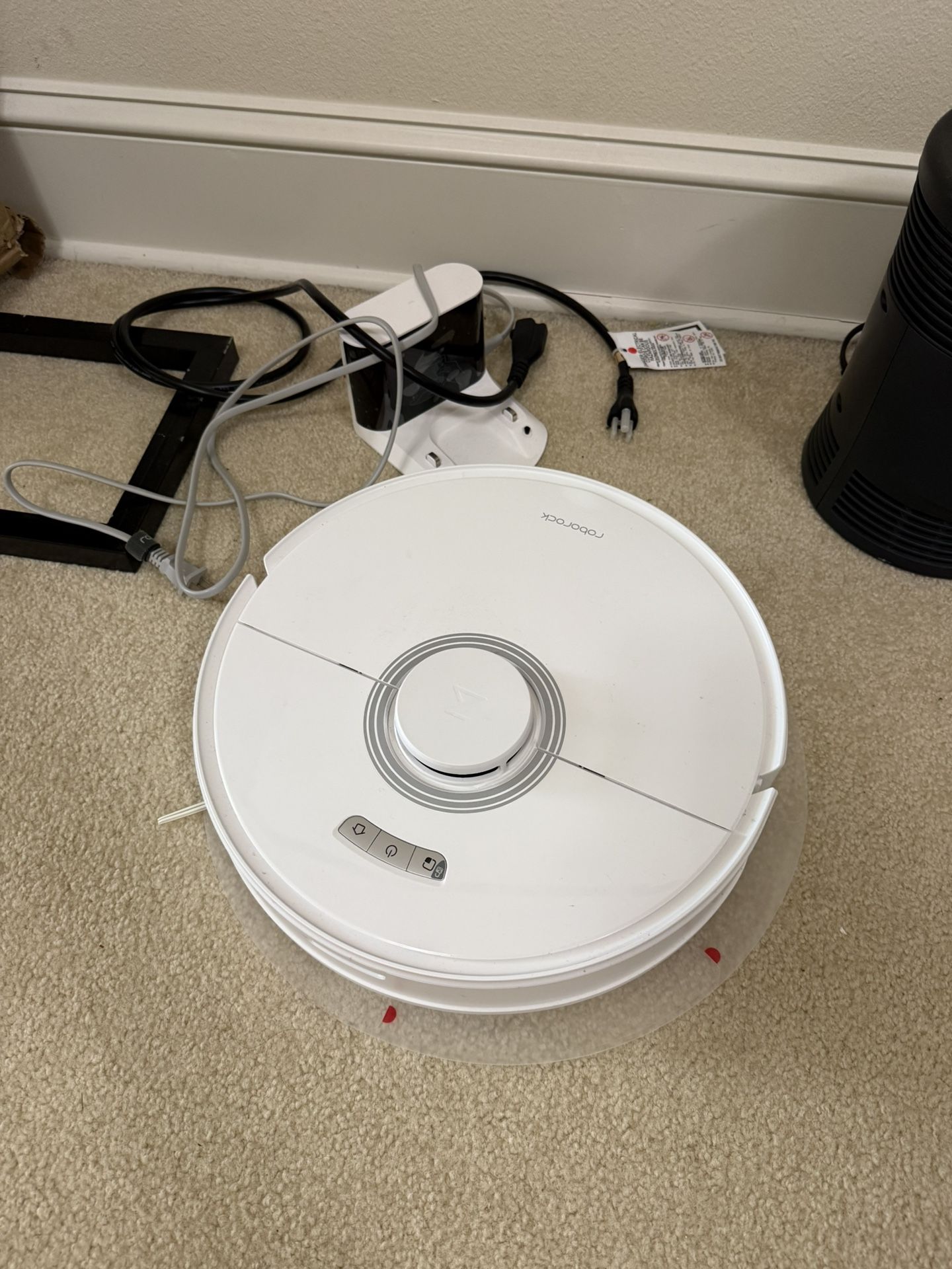 Roborock Q7 Max vacuum and Mop