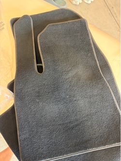 22 Tesla 3 floor mats