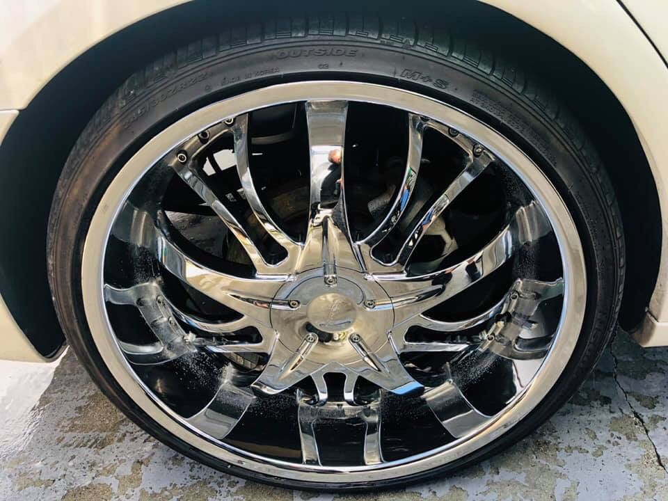 22 inch chrome Rims with good Tires